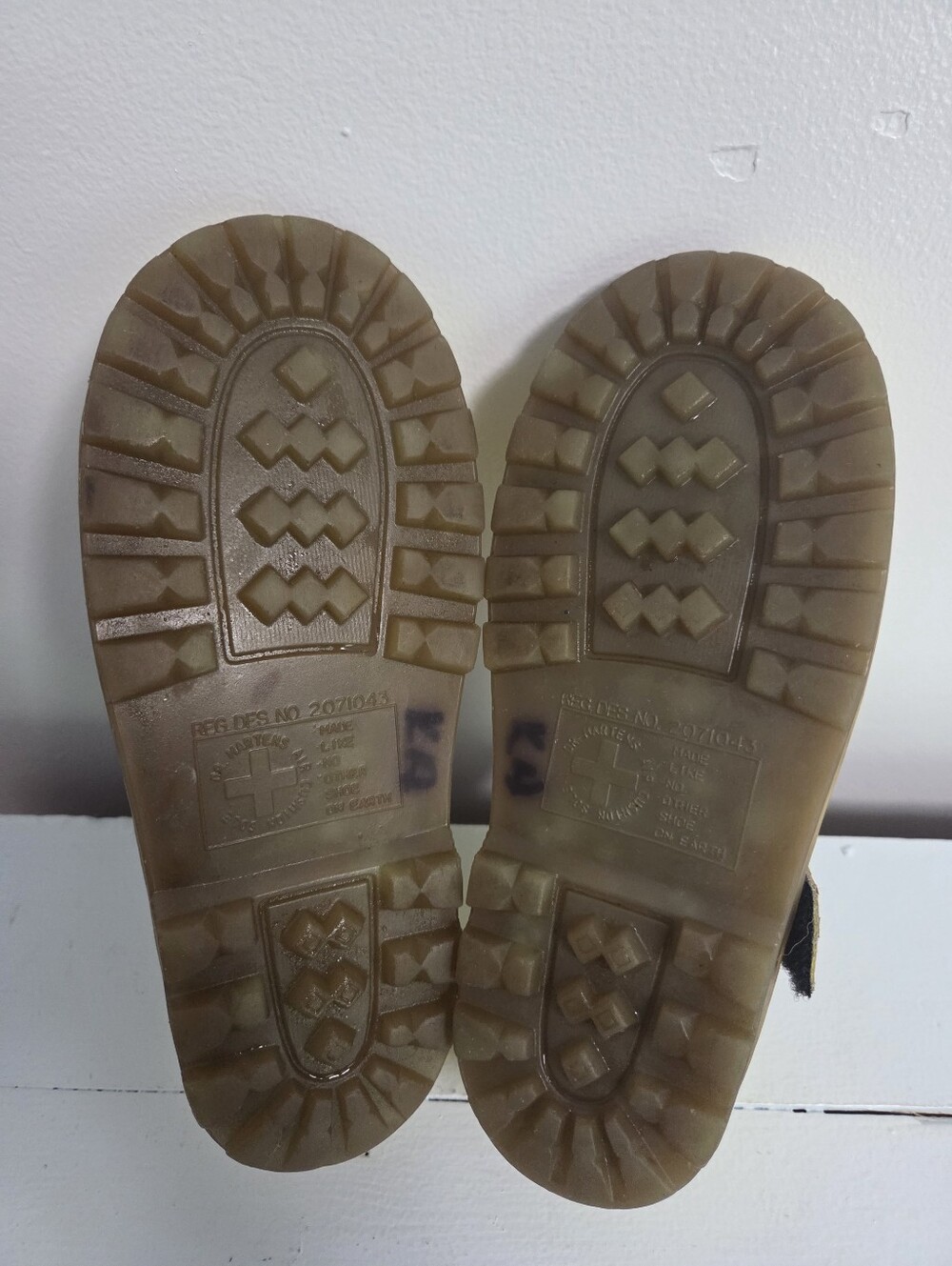 Doc Marten's Girls Size 13 - Picture 7 of 8